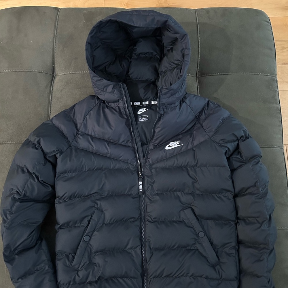 Nike Kids Black Puffer Jacket. Boys Large. Excellent used condition